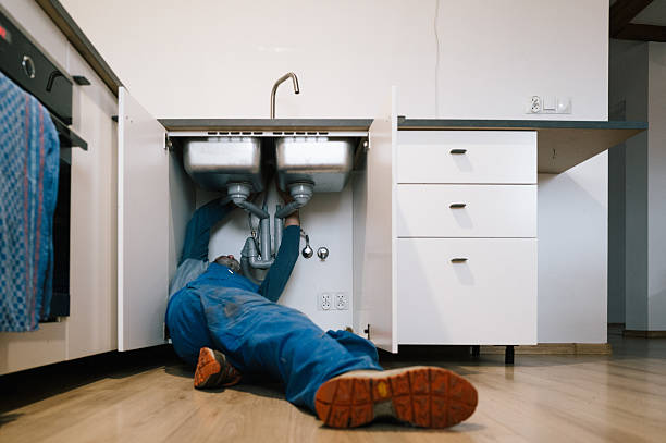 Professional Plumbing technician working in Raven, KY